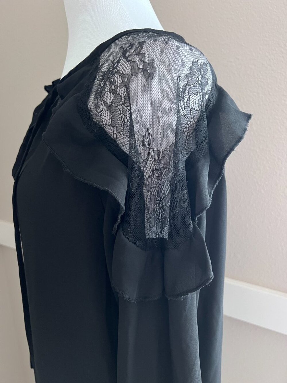 Blooming Jelly Black Chiffon Lace Accent Ruffle Blouse - Size Medium - Picture 10 of 10